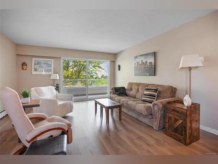 202-1040 Rockland Avenue, Victoria, BC, V8V 3H5 - 3
