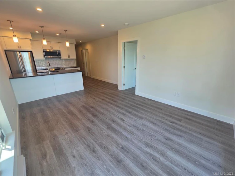 201-119 Haliburton Street, Nanaimo, BC, V9R 4V9 - 5