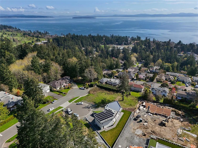 805 Yole Place, Saanich, BC, V8Y 3B1 - 10