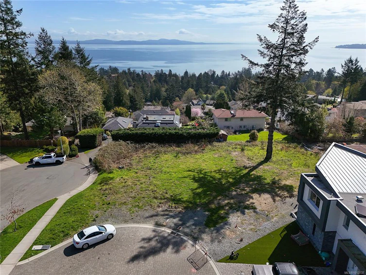 805 Yole Place, Saanich, BC, V8Y 3B1 - 11