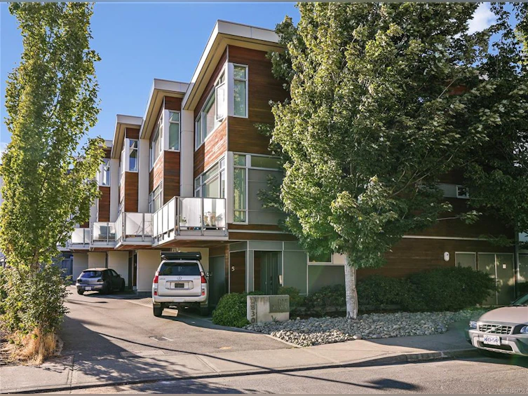 1-2830 Irma Street, Victoria, BC, V9A 1S2 - 2
