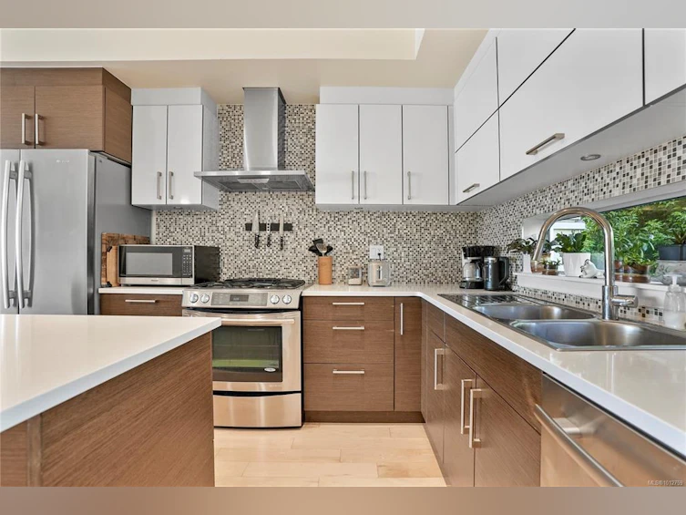 1-2830 Irma Street, Victoria, BC, V9A 1S2 - 3