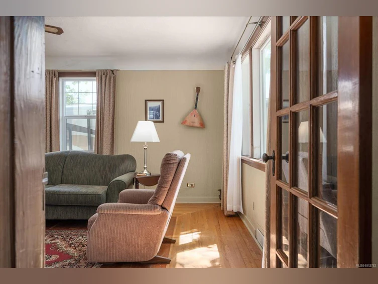 612 Fourth Street, Nanaimo, BC, V9R 1T7 - 5