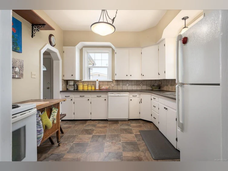 612 Fourth Street, Nanaimo, BC, V9R 1T7 - 11