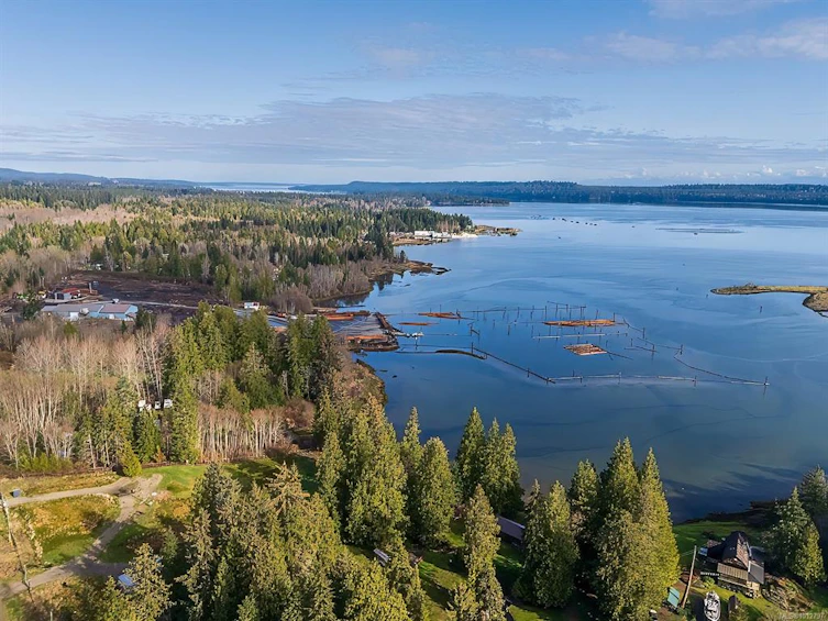 8460 Penny Lane, Fanny Bay, BC, V0R 1W0 - 8
