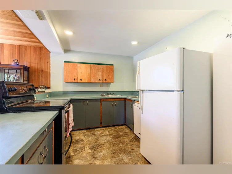 670 Kelsey Way, Kelsey Bay/Sayward, BC, V0P 1R0 - 10