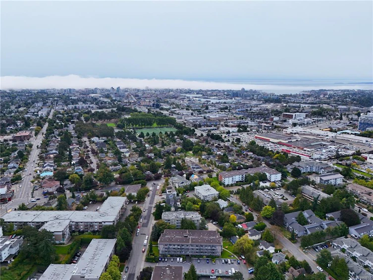 403-3230 Glasgow Avenue, Saanich, BC, V8X 1M2 - 27