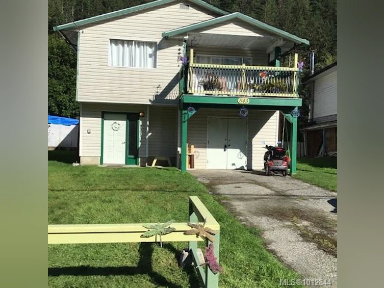 543 N Maquinna Drive, Tahsis-Zeballos, BC, V0P 1X0