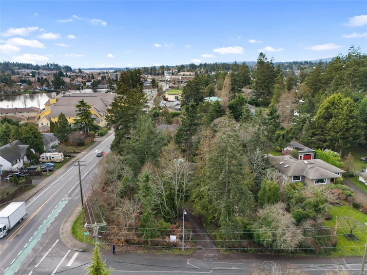 2895 Murray Drive, Saanich, BC, V9A 2S6 - 10