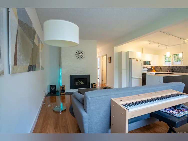 1376 Craigflower Road, Esquimalt, BC, V9A 2Y7 - 4