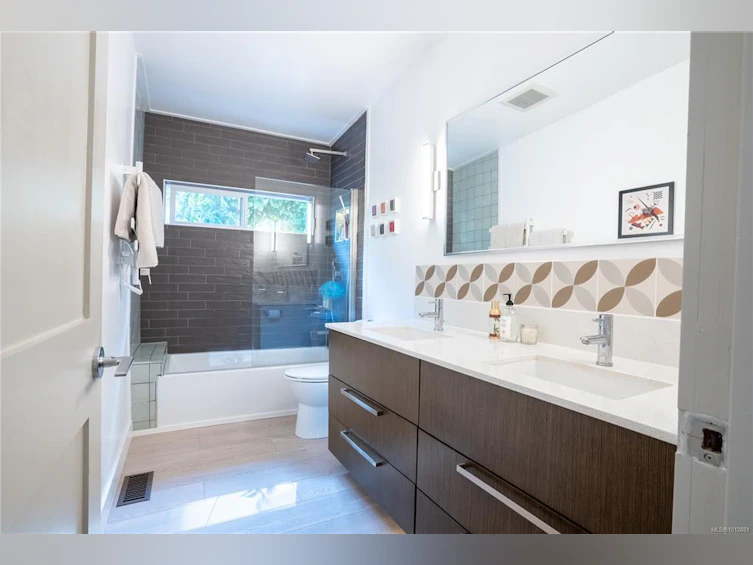 1376 Craigflower Road, Esquimalt, BC, V9A 2Y7 - 16