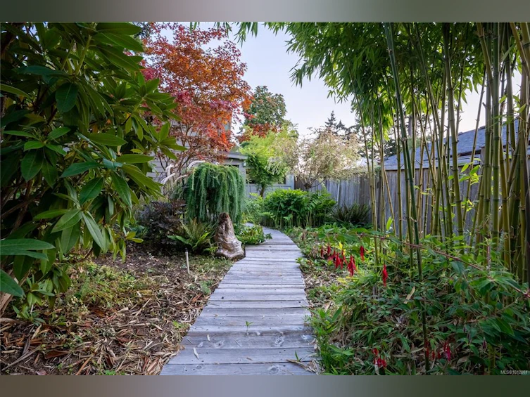 1376 Craigflower Road, Esquimalt, BC, V9A 2Y7 - 37