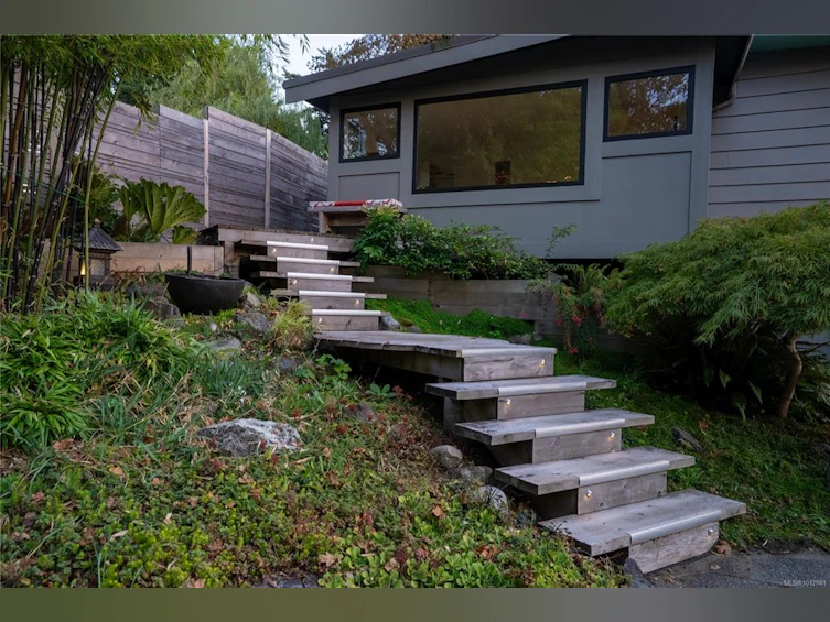 1376 Craigflower Road, Esquimalt, BC, V9A 2Y7 - 32
