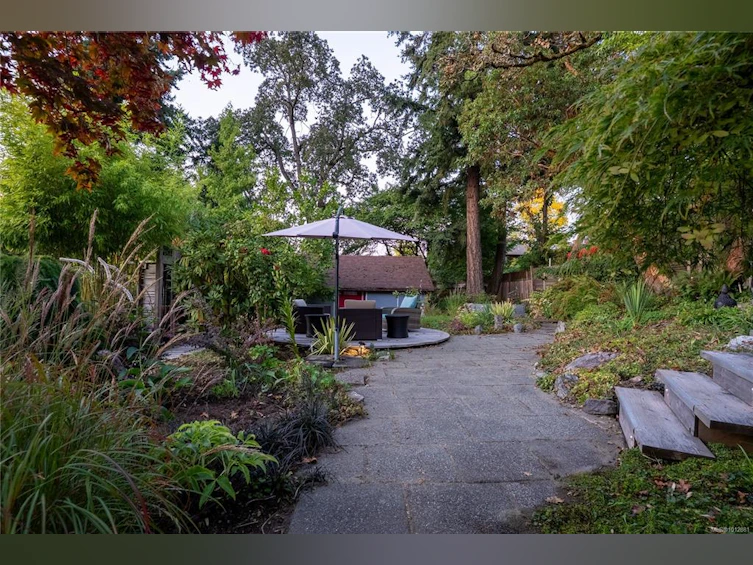 1376 Craigflower Road, Esquimalt, BC, V9A 2Y7 - 39
