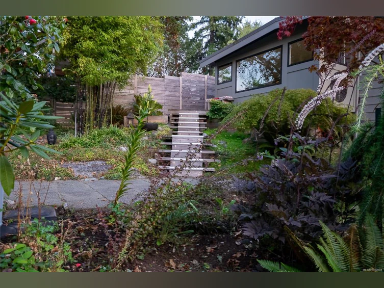 1376 Craigflower Road, Esquimalt, BC, V9A 2Y7 - 41
