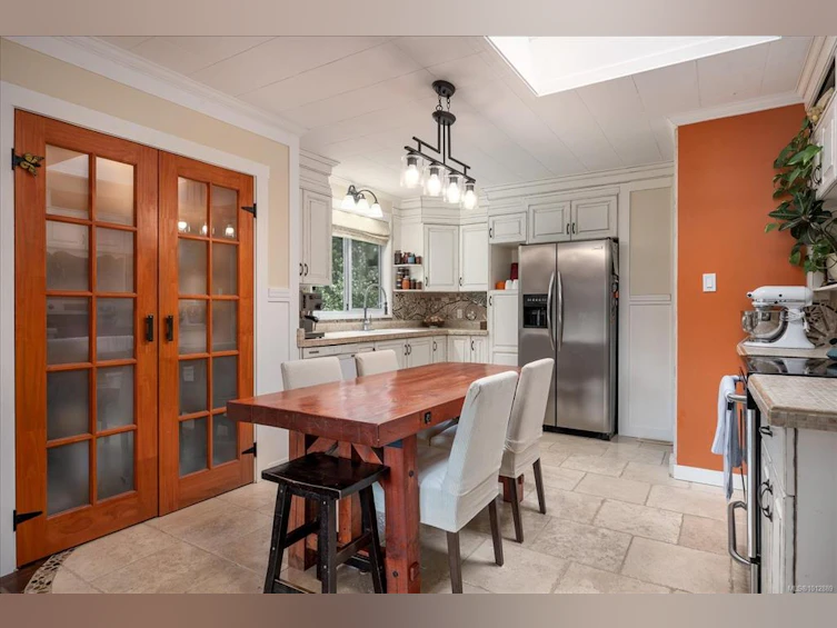 4800 W Island Highway, Qualicum Beach, BC, V9K 1Y9 - 9