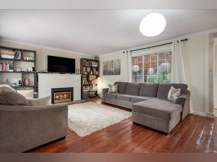 4800 W Island Highway, Qualicum Beach, BC, V9K 1Y9 - 5