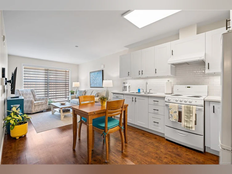 201-1070 Southgate Street, Victoria, BC, V8V 2Z2 - 4