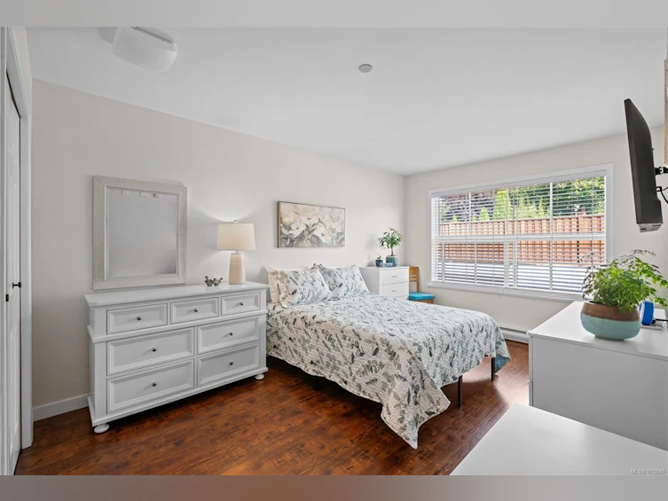 201-1070 Southgate Street, Victoria, BC, V8V 2Z2 - 13