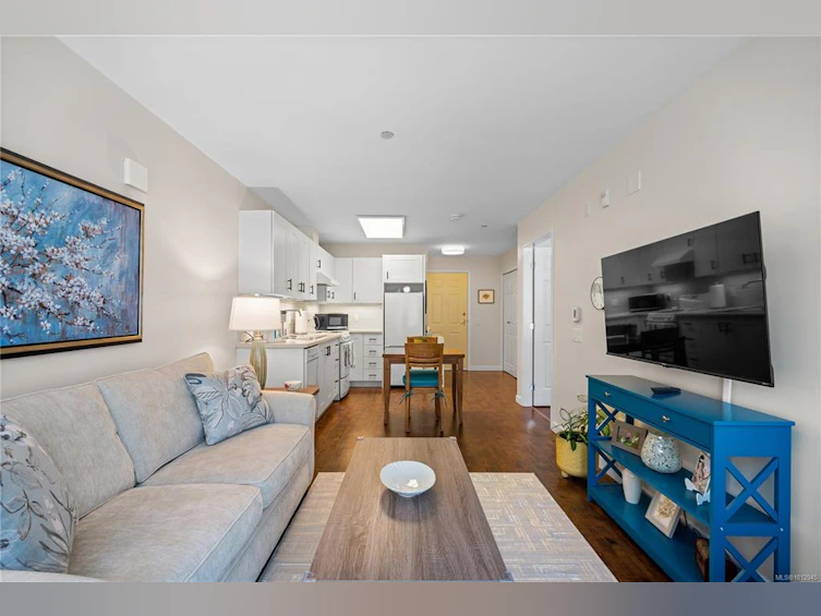 201-1070 Southgate Street, Victoria, BC, V8V 2Z2 - 9