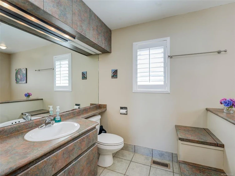 2606 James Island Road, Central Saanich, BC, V8M 1V4 - 9