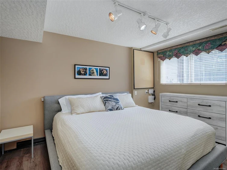 2606 James Island Road, Central Saanich, BC, V8M 1V4 - 11