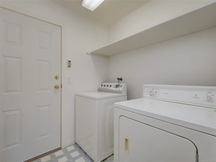 877 Beckwith Avenue, Saanich, BC, V8X 3S2 - 39