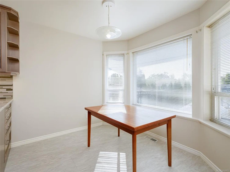 877 Beckwith Avenue, Saanich, BC, V8X 3S2 - 17