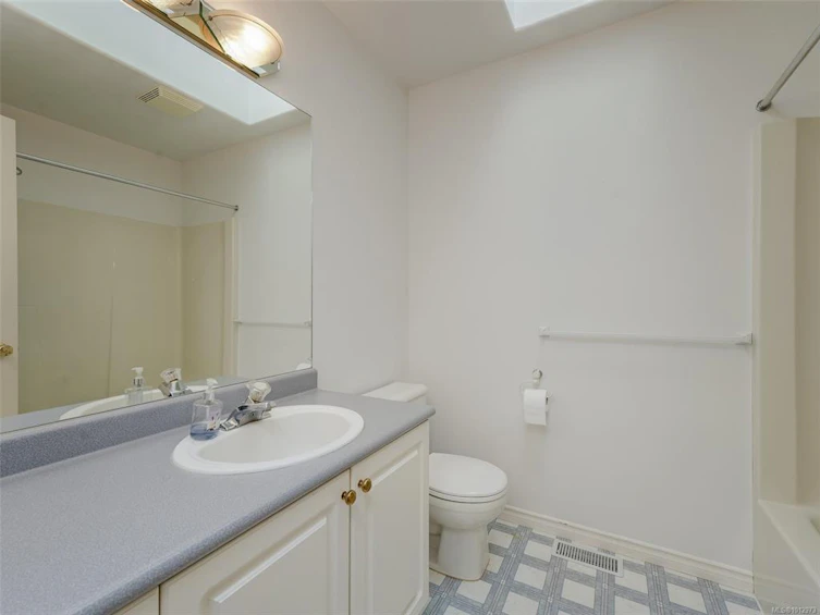 877 Beckwith Avenue, Saanich, BC, V8X 3S2 - 25