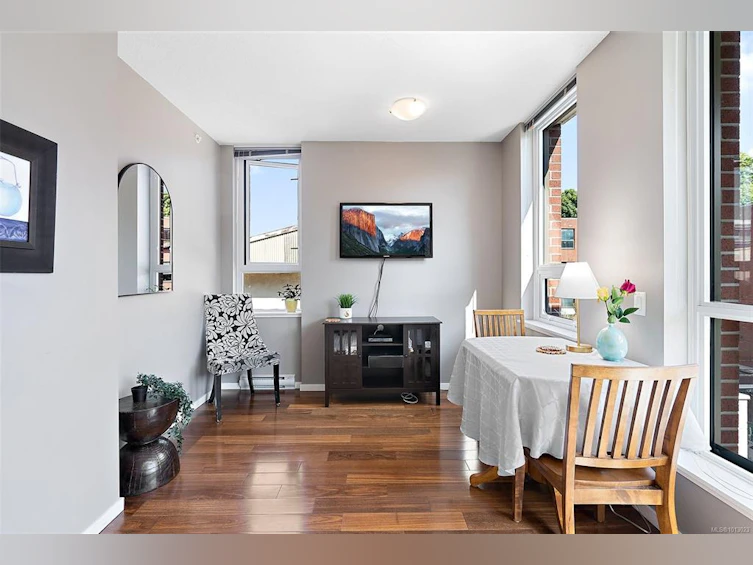 410-834 Johnson Street, Victoria, BC, V8W 1N3 - 3