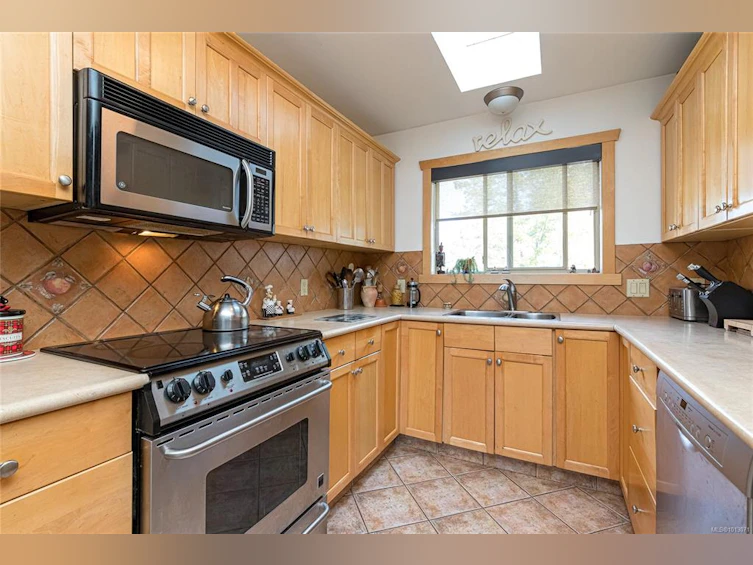 18-2020 White Birch Road, Sidney, BC, V8R 2R1 - 13