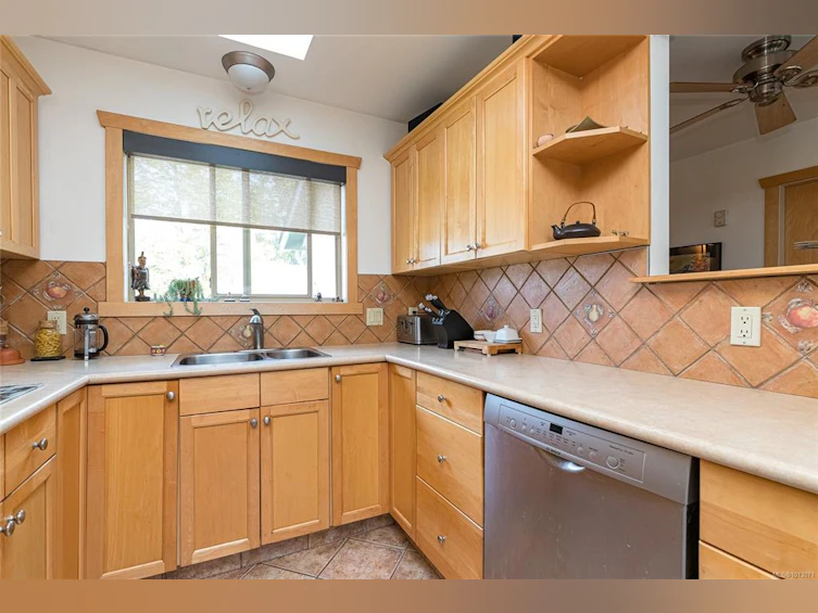 18-2020 White Birch Road, Sidney, BC, V8R 2R1 - 14