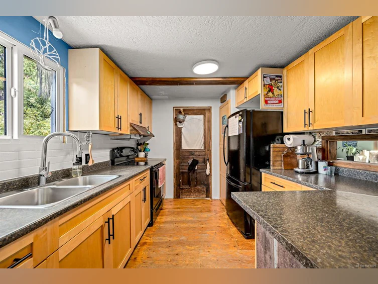 2983 Royston Road, Cumberland, BC, V0R 1S0 - 11