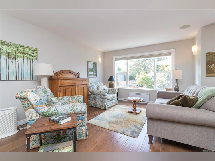 1092 Lucille Drive, Central Saanich, BC, V8M 1C8 - 10