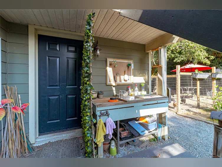 1092 Lucille Drive, Central Saanich, BC, V8M 1C8 - 49