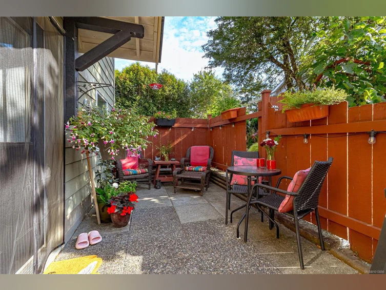 1092 Lucille Drive, Central Saanich, BC, V8M 1C8 - 46