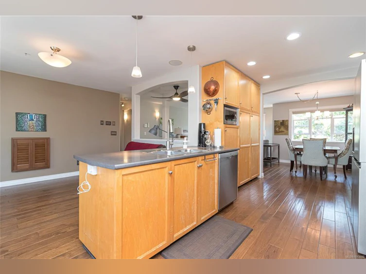 1092 Lucille Drive, Central Saanich, BC, V8M 1C8 - 18