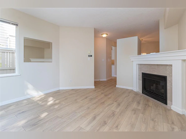 106-2250 James White Boulevard, Sidney, BC, V8L 1Z4 - 9