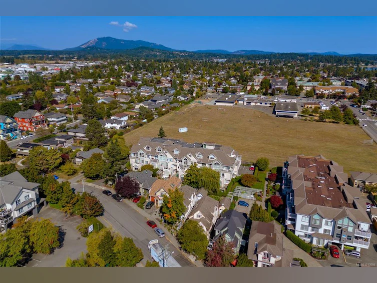 106-2250 James White Boulevard, Sidney, BC, V8L 1Z4 - 38