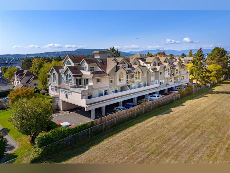 106-2250 James White Boulevard, Sidney, BC, V8L 1Z4 - 39