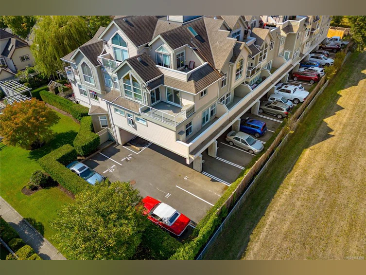 106-2250 James White Boulevard, Sidney, BC, V8L 1Z4 - 37