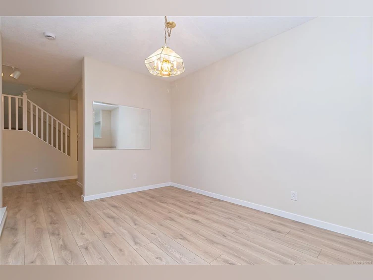 106-2250 James White Boulevard, Sidney, BC, V8L 1Z4 - 11
