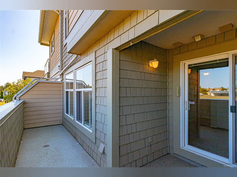 106-2250 James White Boulevard, Sidney, BC, V8L 1Z4 - 33