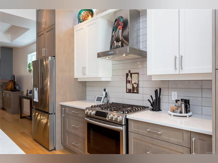 2019 Seawind Way, Sidney, BC, V8L 0C4 - 16