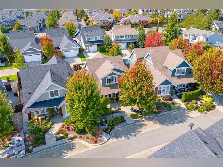 2019 Seawind Way, Sidney, BC, V8L 0C4 - 2