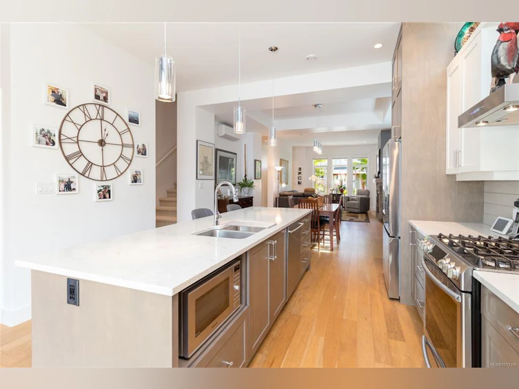 2019 Seawind Way, Sidney, BC, V8L 0C4 - 14