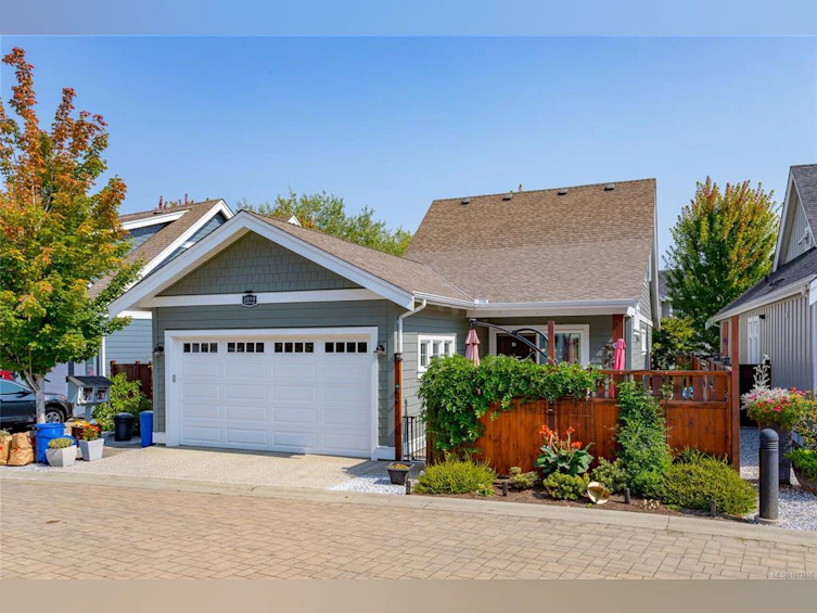 2019 Seawind Way, Sidney, BC, V8L 0C4 - 34