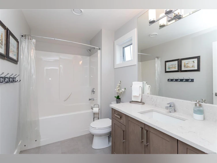 2019 Seawind Way, Sidney, BC, V8L 0C4 - 25