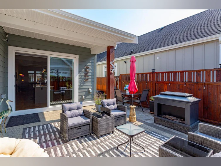 2019 Seawind Way, Sidney, BC, V8L 0C4 - 32