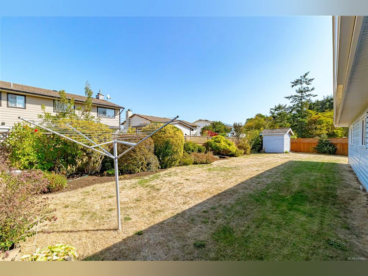 2044 Winmeadow Place, Sidney, BC, V8L 4S3 - 35